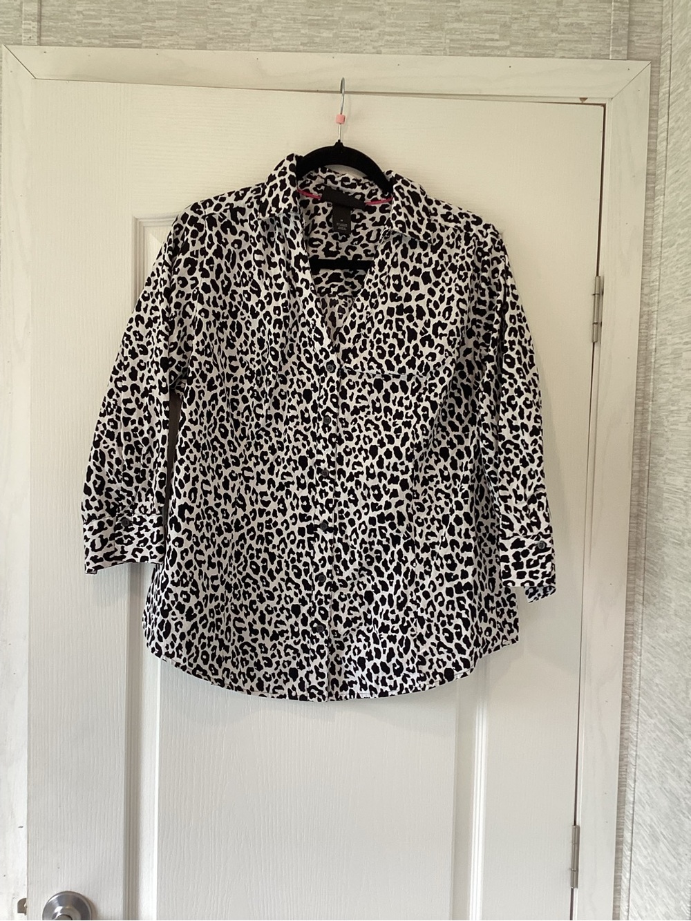 Lane Bryant Black & White Leopard Button-Up Blouse 16 EUC